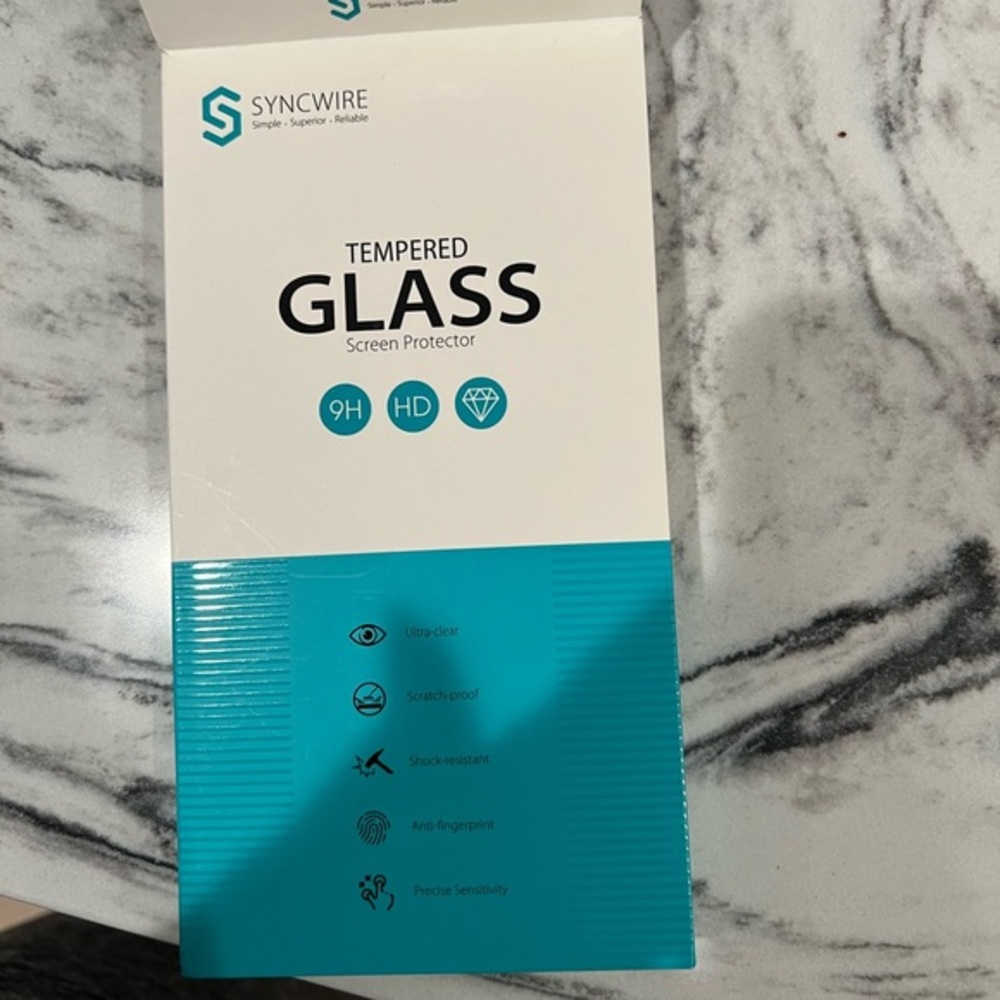 IPHONE SCREEN PROTECTORS